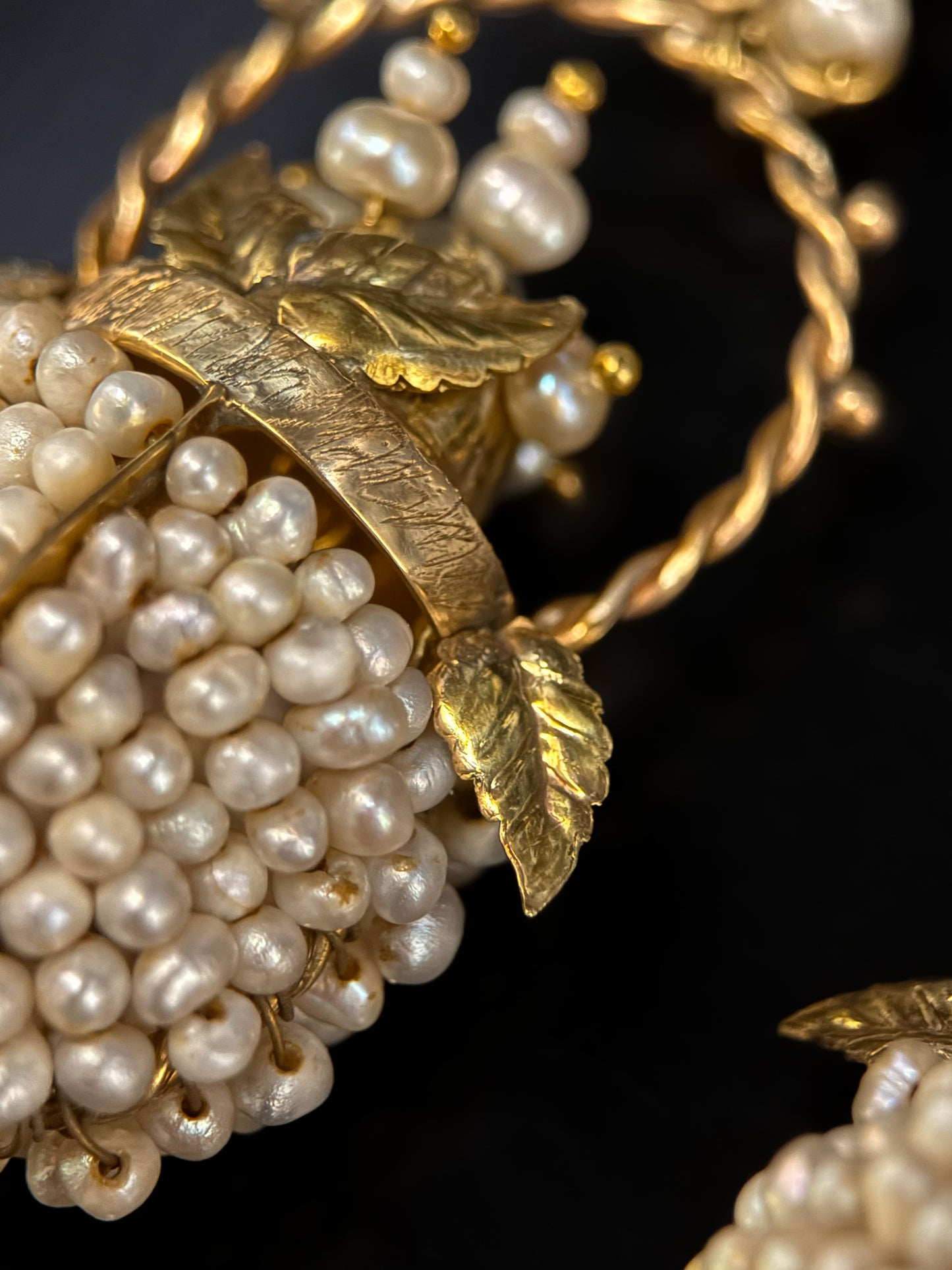 Flower basket-shaped earrings