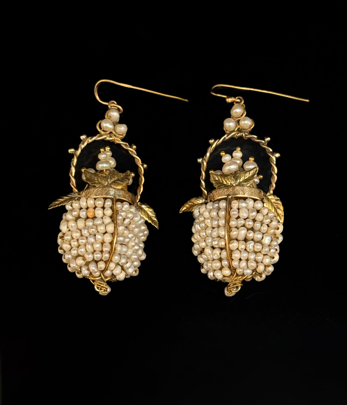 Flower basket-shaped earrings