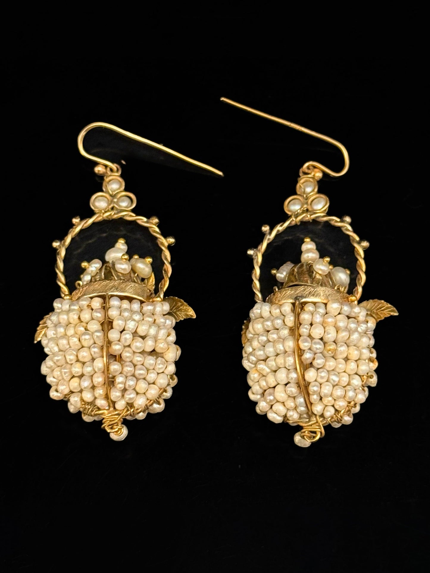 Flower basket-shaped earrings