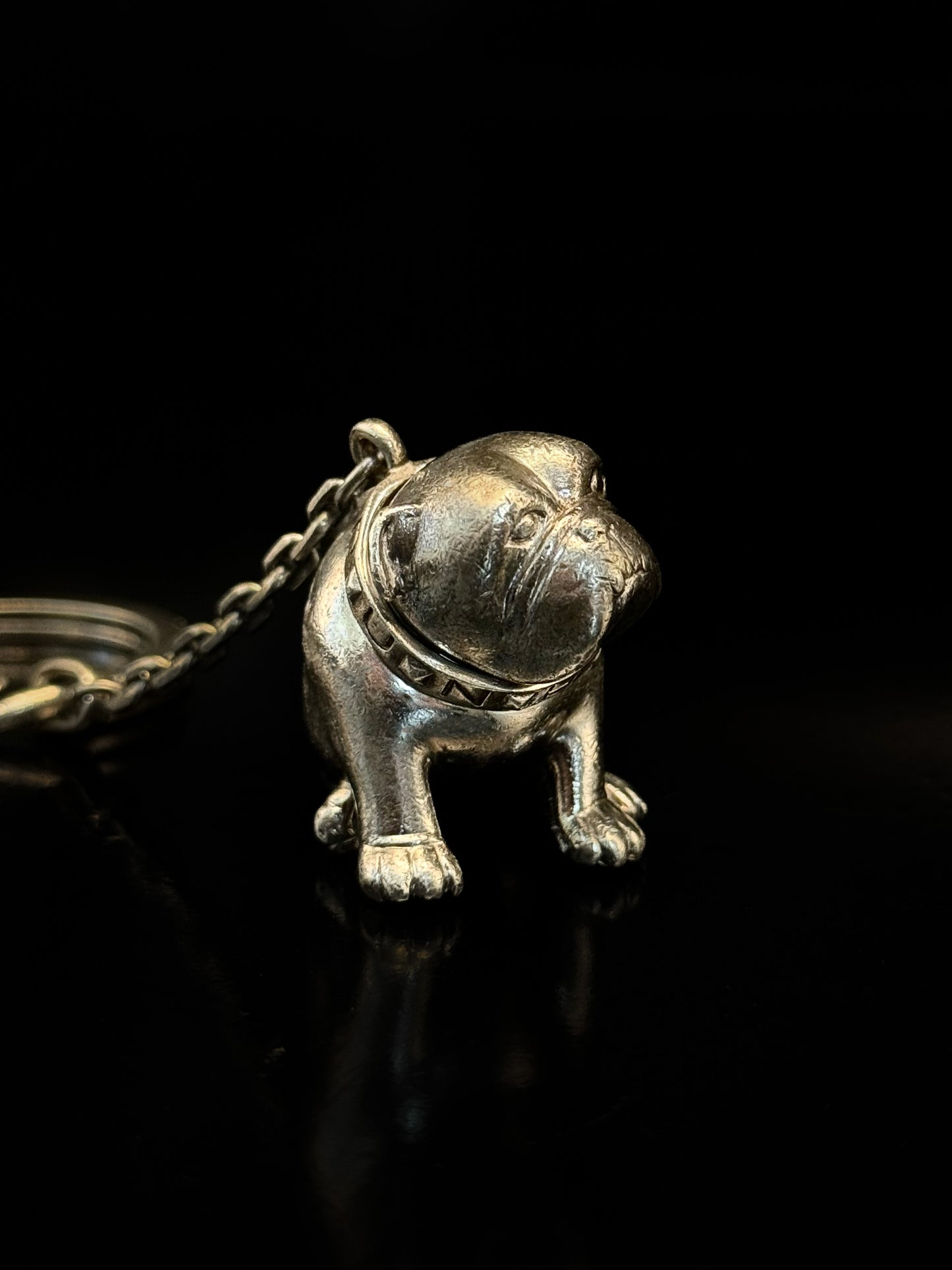 Bulldog pendant