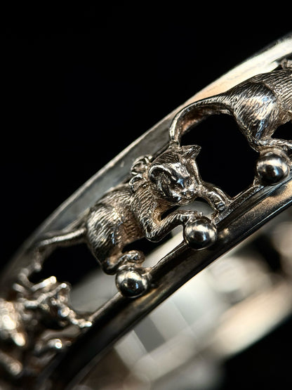 Cat bracelet