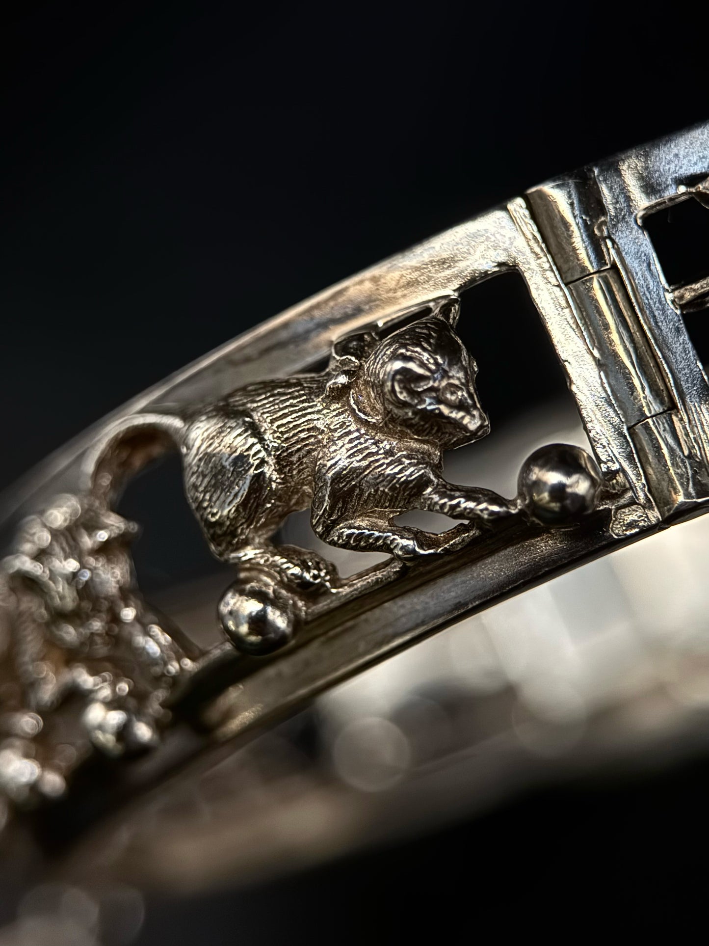Cat bracelet
