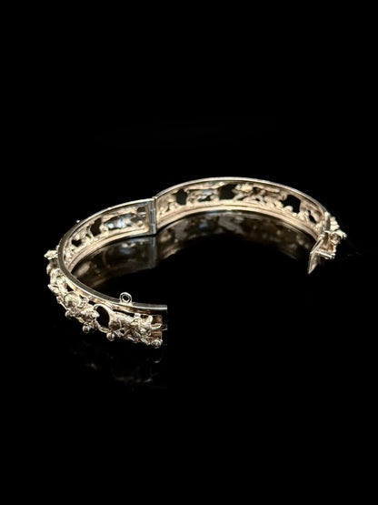 Cat bracelet