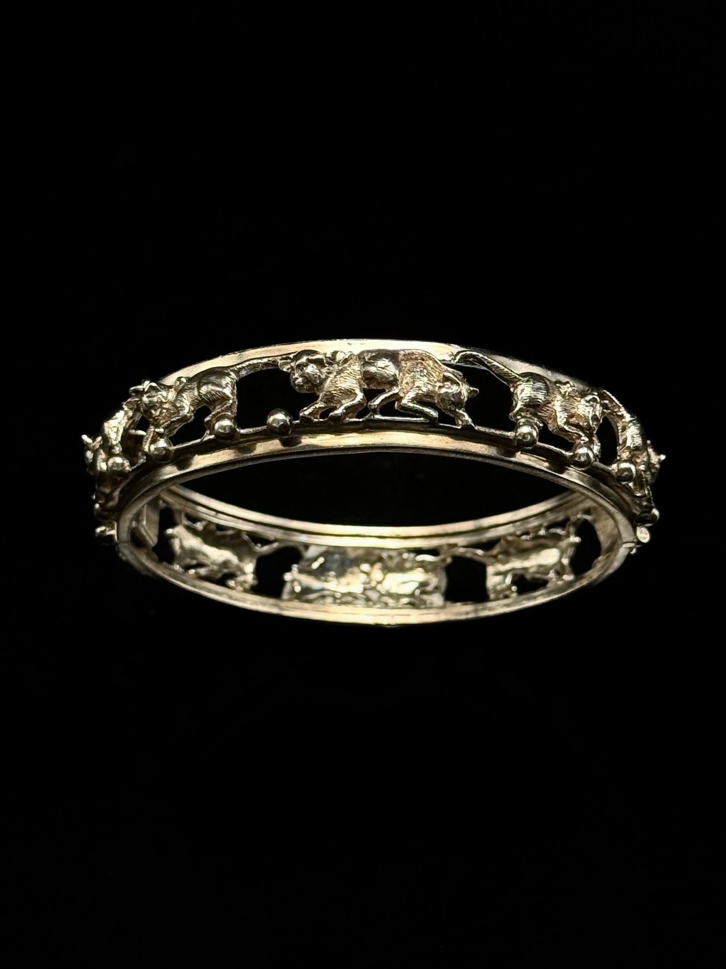 Cat bracelet