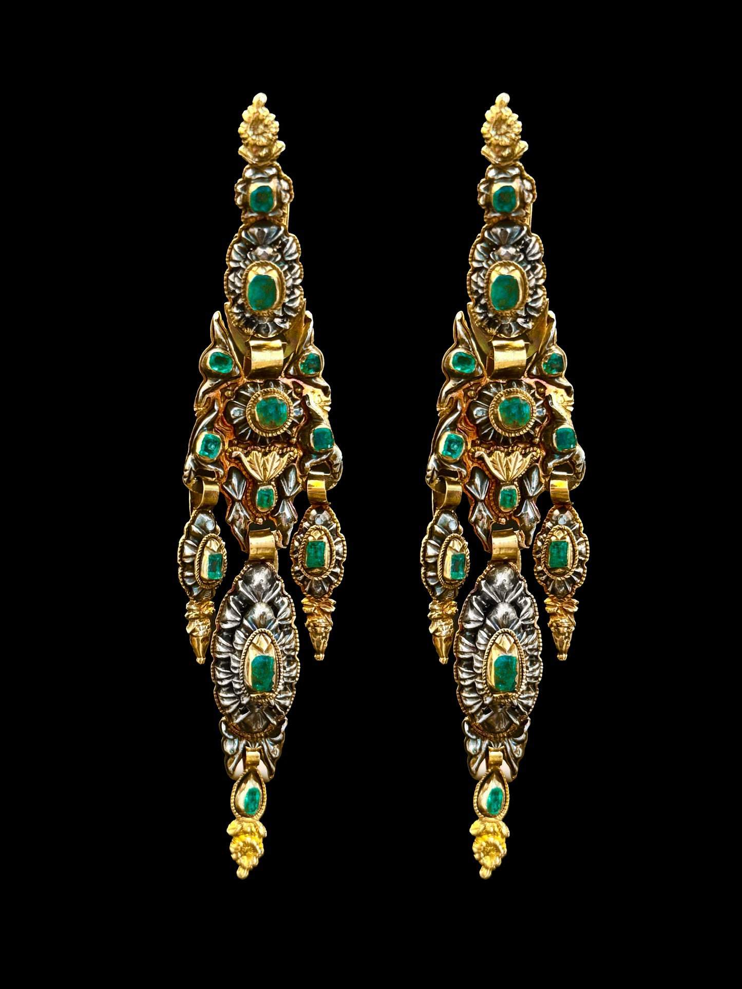Catalan emerald earrings