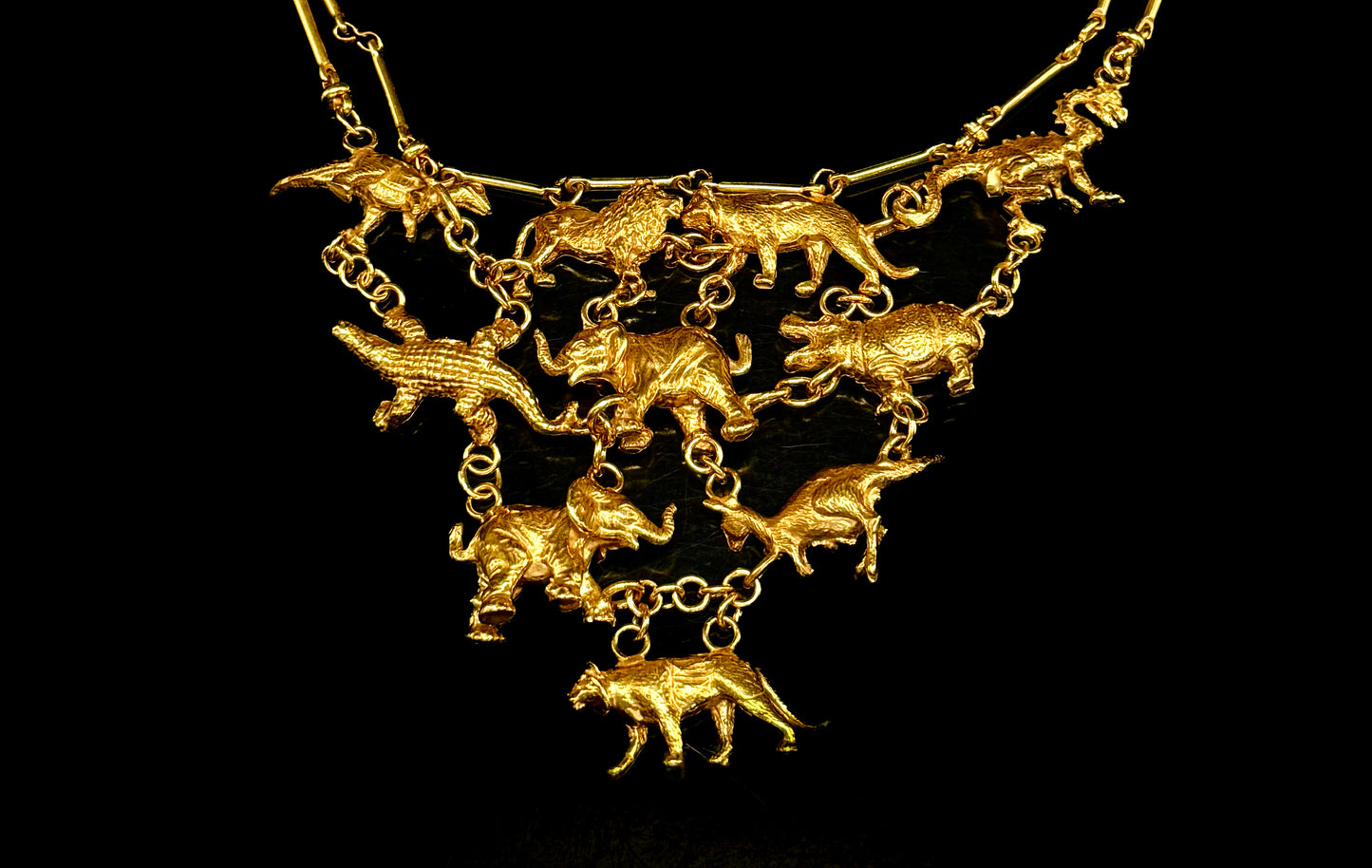 Collier plastron animalier