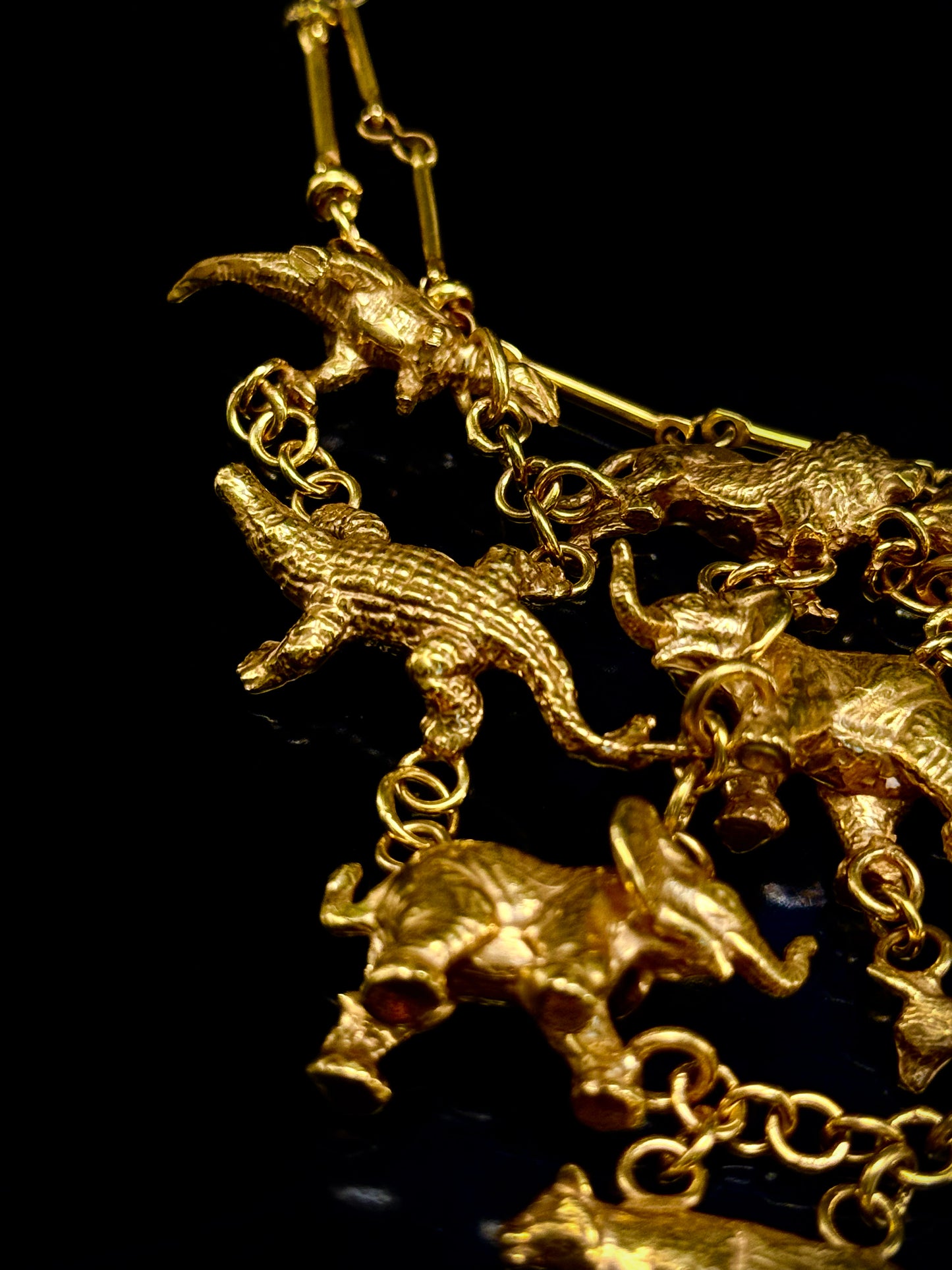 Collier plastron animalier