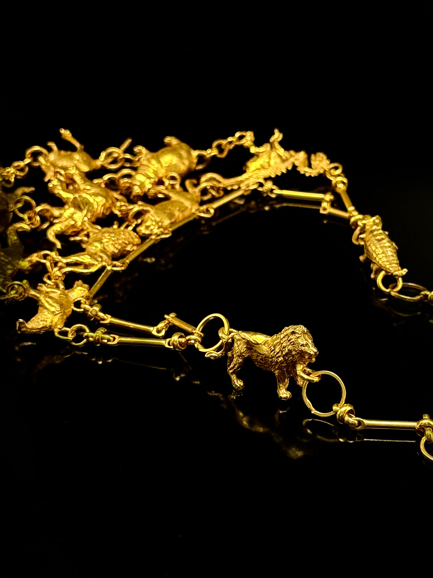 Collier plastron animalier