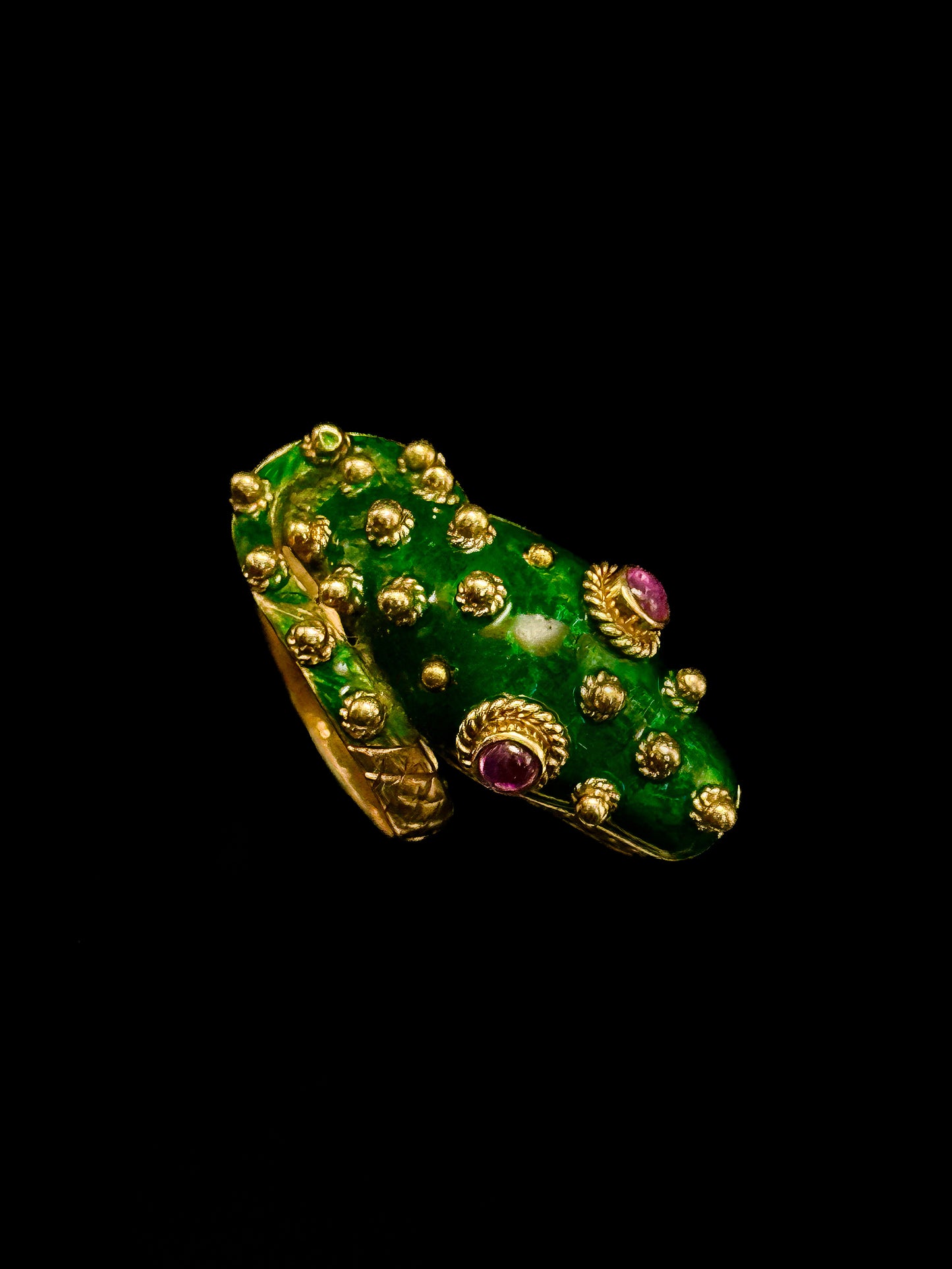 Crocodile ring
