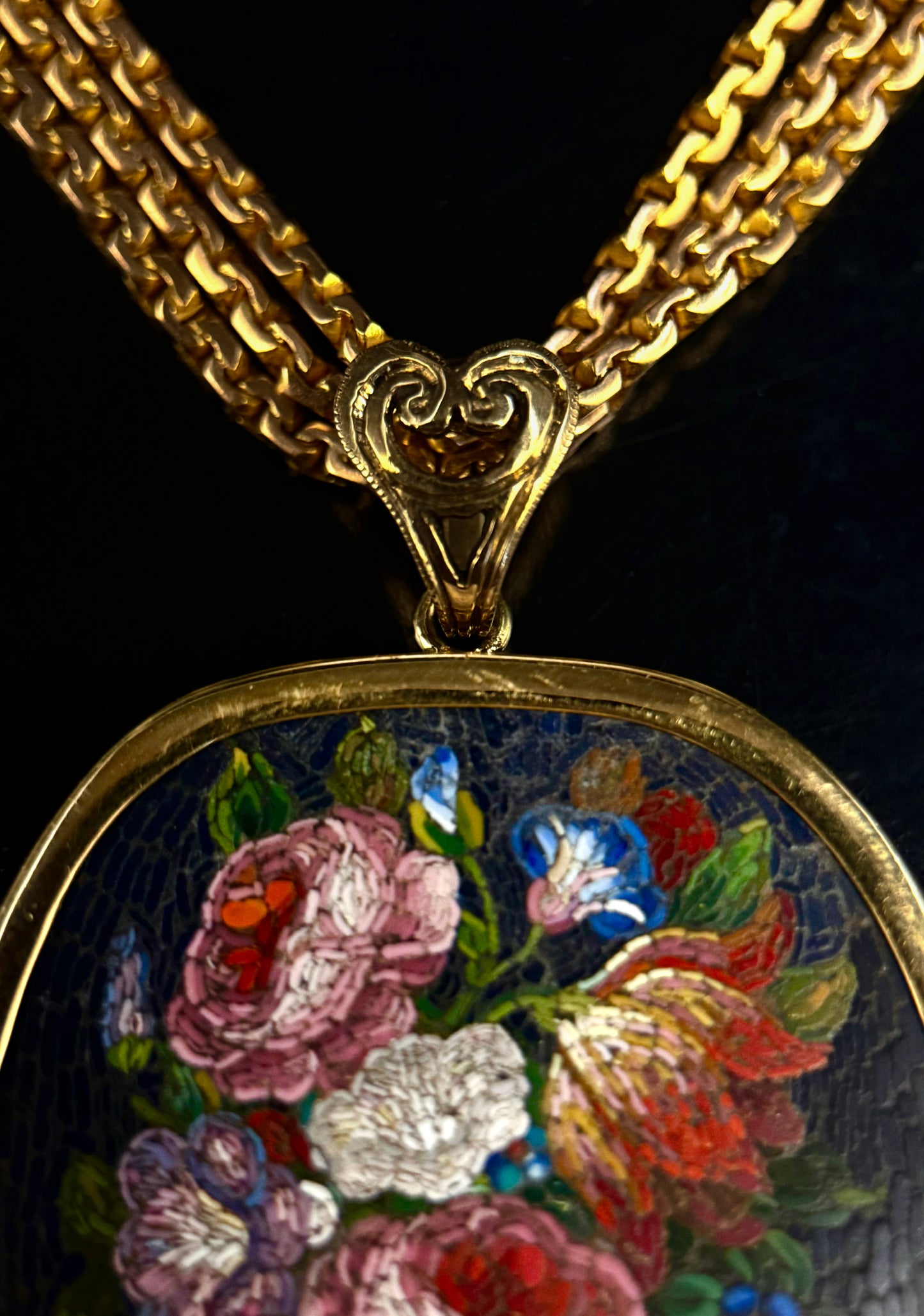 Antique flower micromosaic pendant
