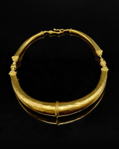 Collier martelé
