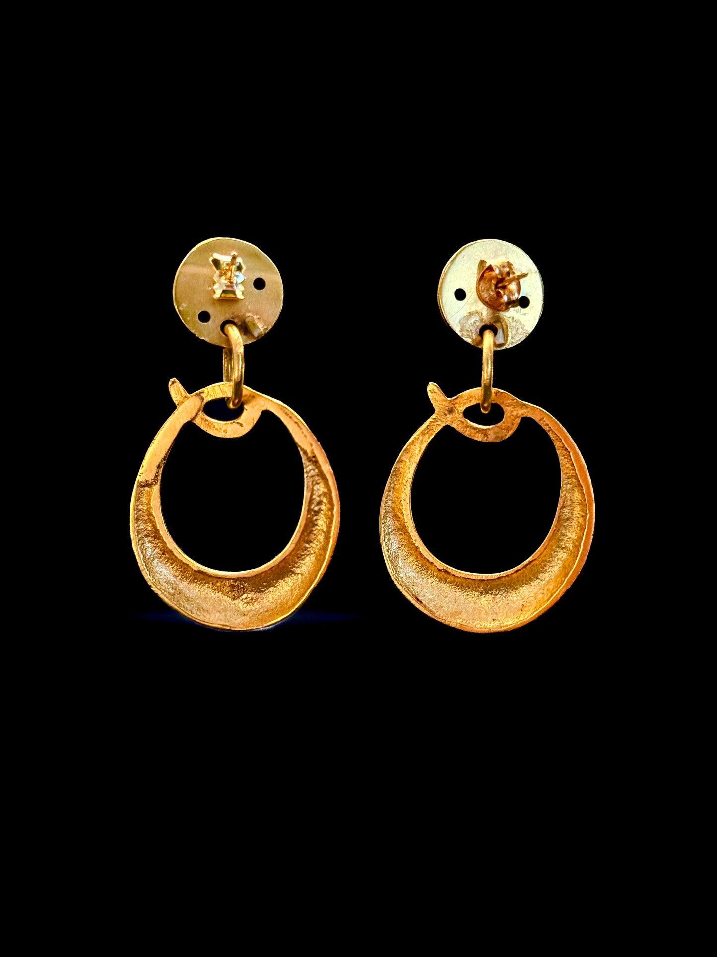 O Comme Oreille earrings