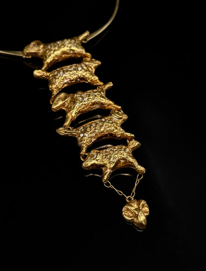 "Saute-moutons" necklace