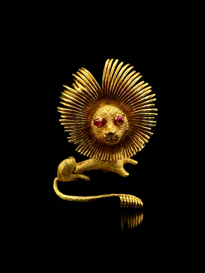 Lion brooch