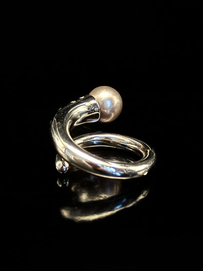 Fine pearl gold ring