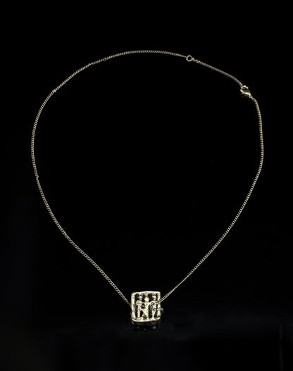 "Essenza" pendant necklace