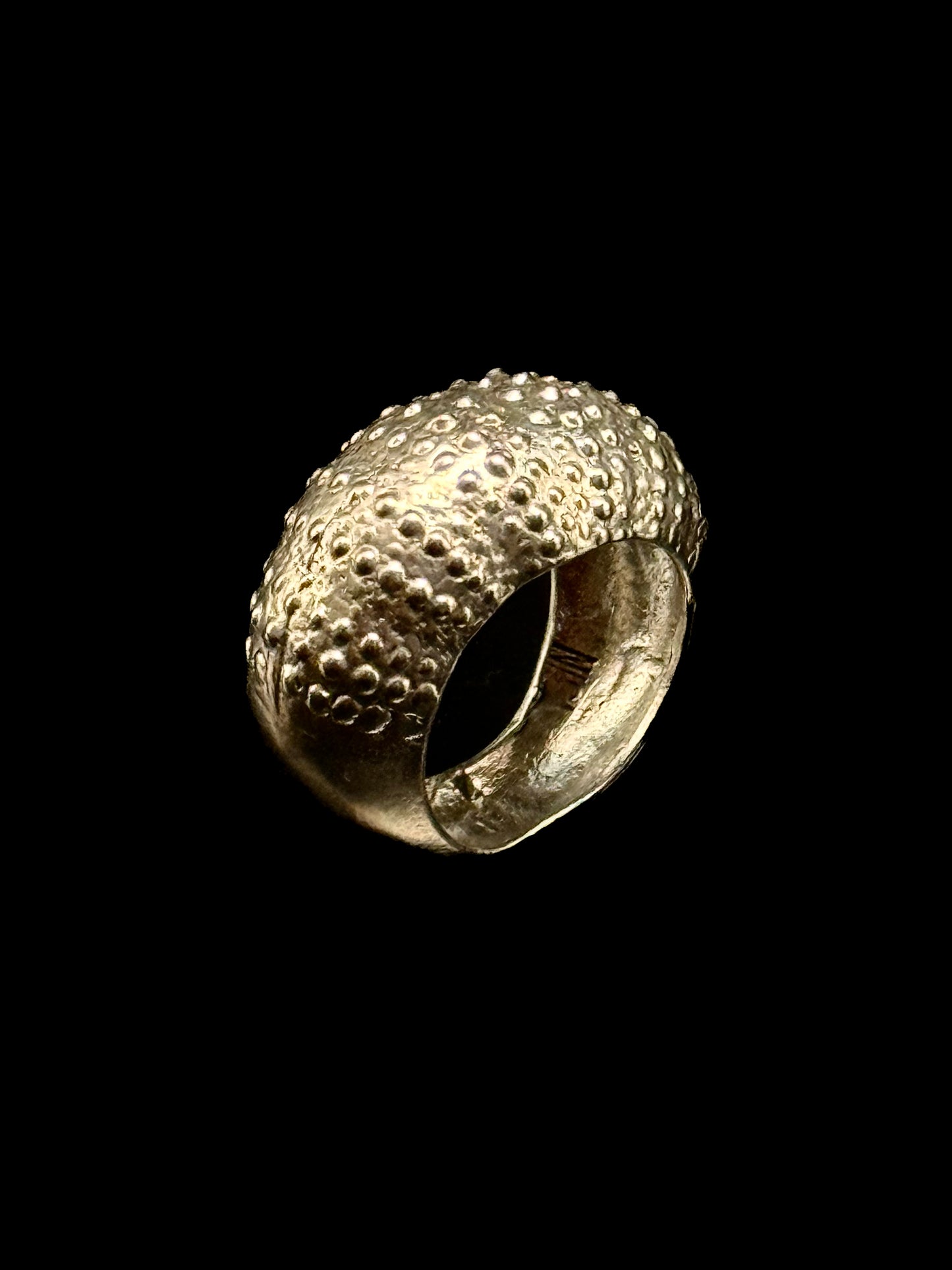 "Sea urchin" ring