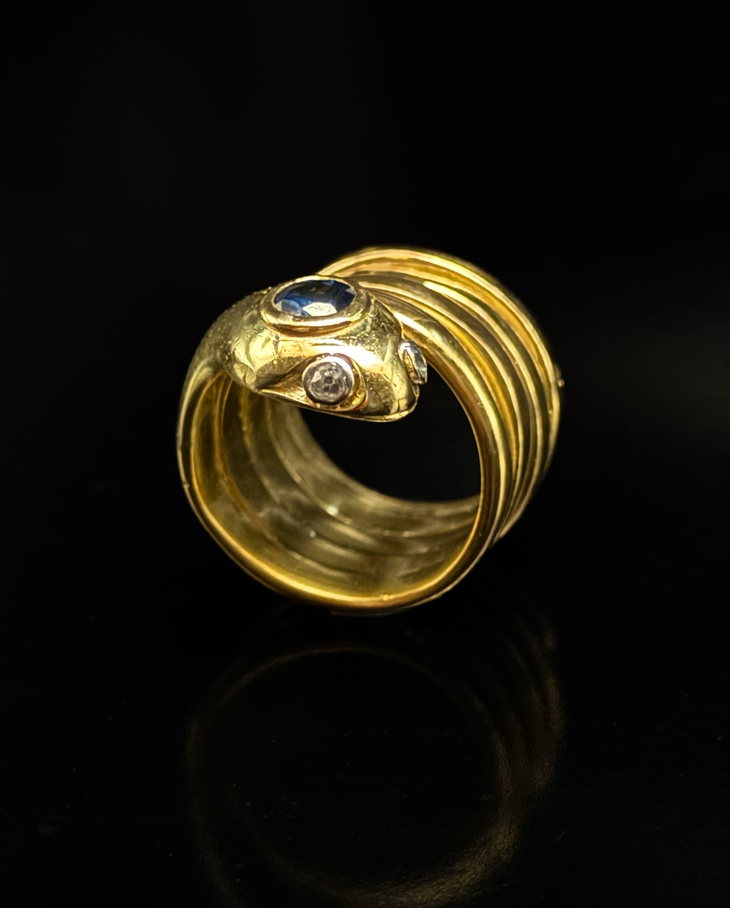 Snake sapphire ring