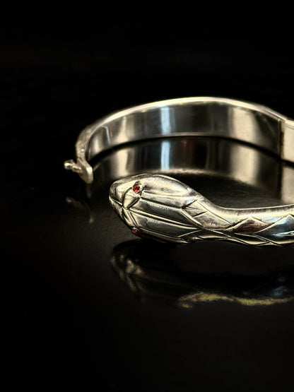 Snake bracelet