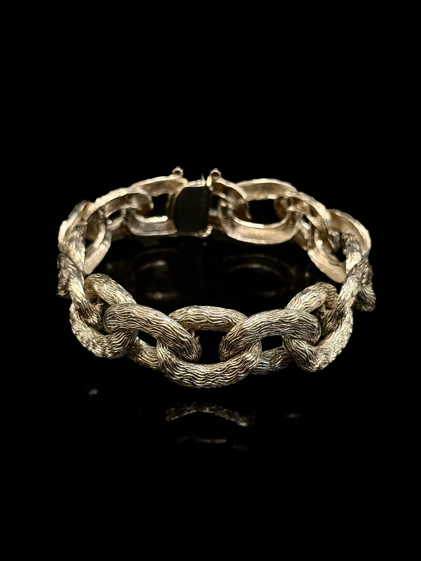 Twisted bracelet