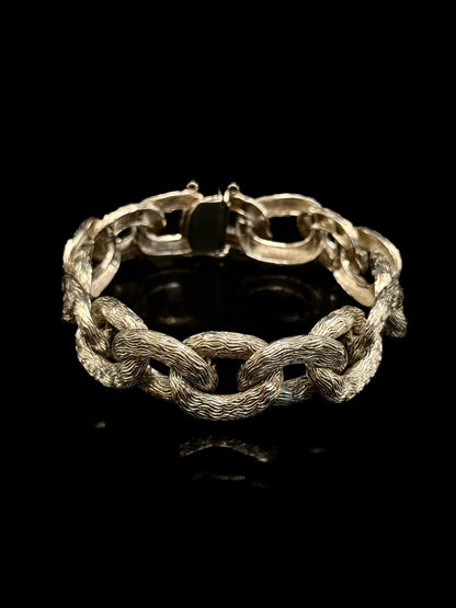 Twisted bracelet