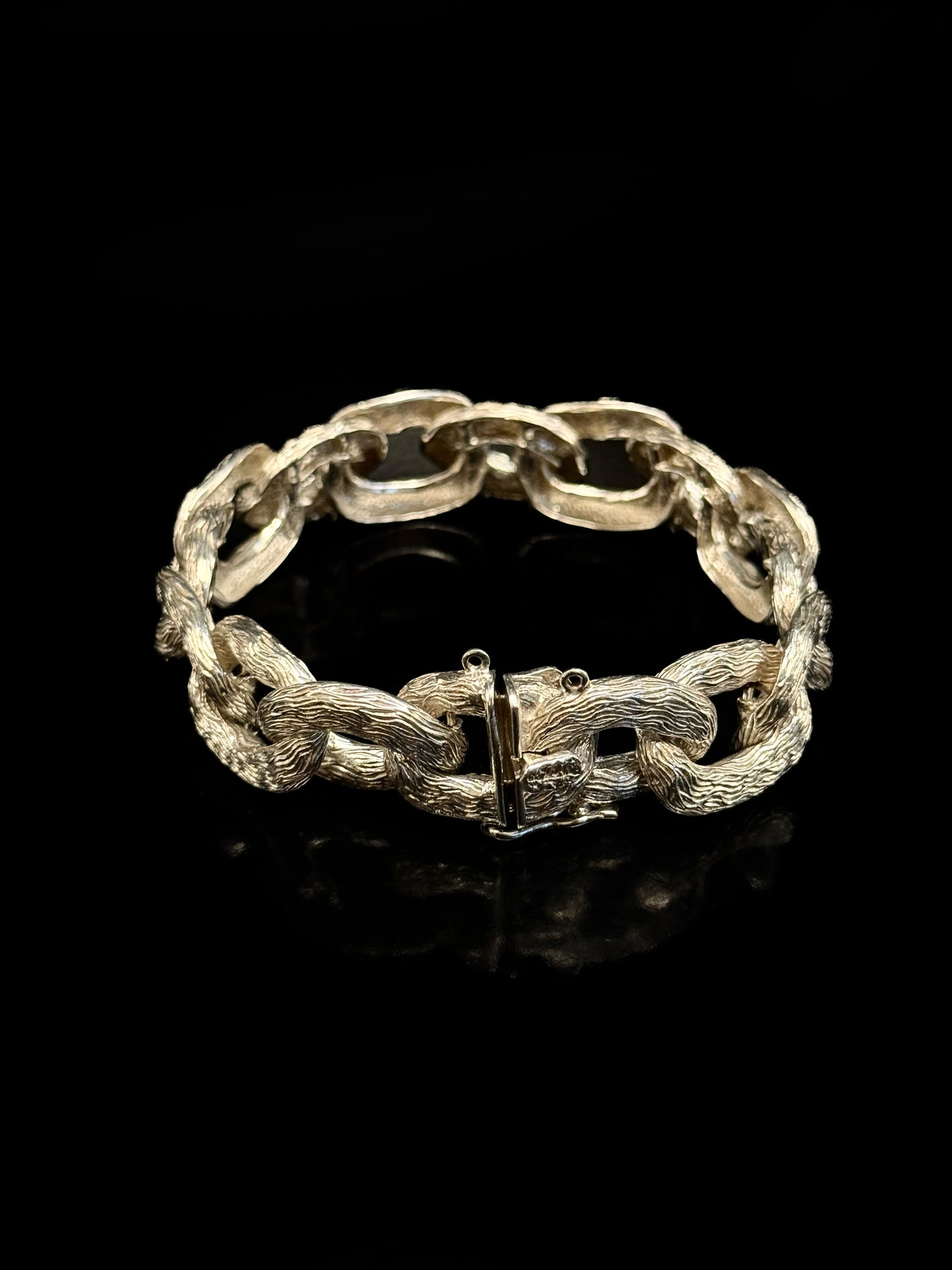Twisted bracelet