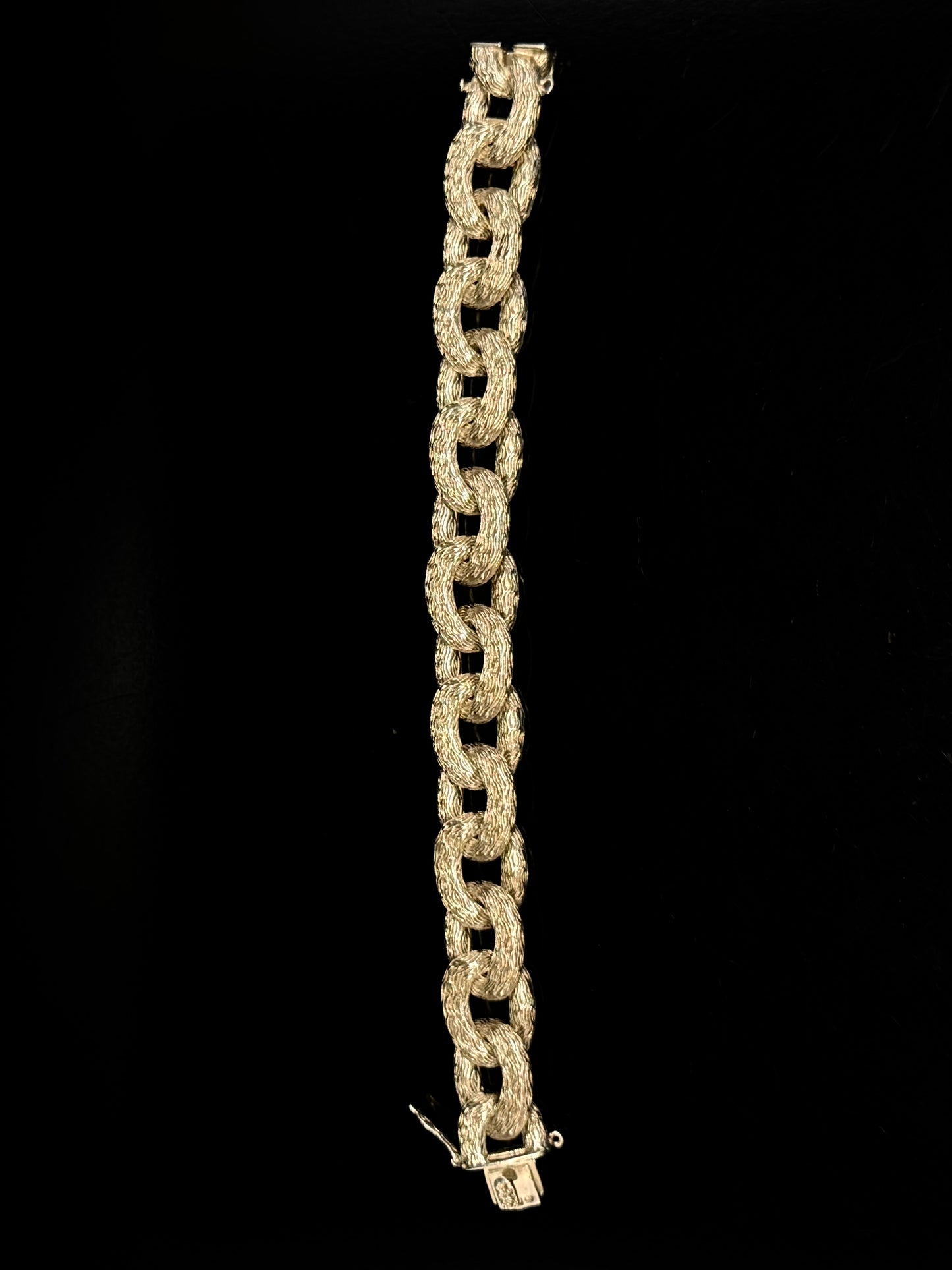 Twisted bracelet